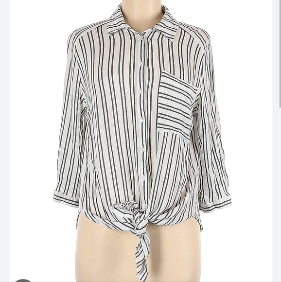 Vixbe | 3/4 Sleeve Tie-Front Blouse - Picture 1 of 8